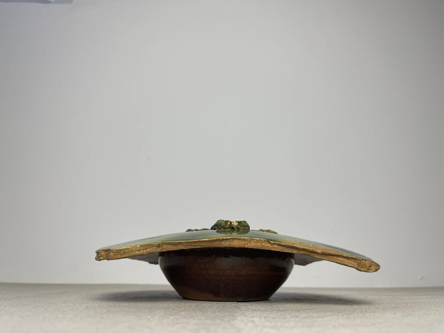 Glazed ceramic flowerpot vase