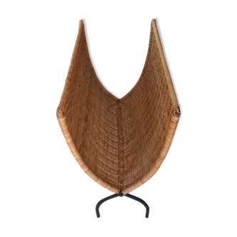 Wicker folding magazine door