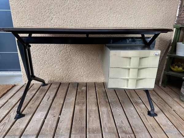 Bureau par BBPR pour Olivetti Synthesis série Arco avec son extension
