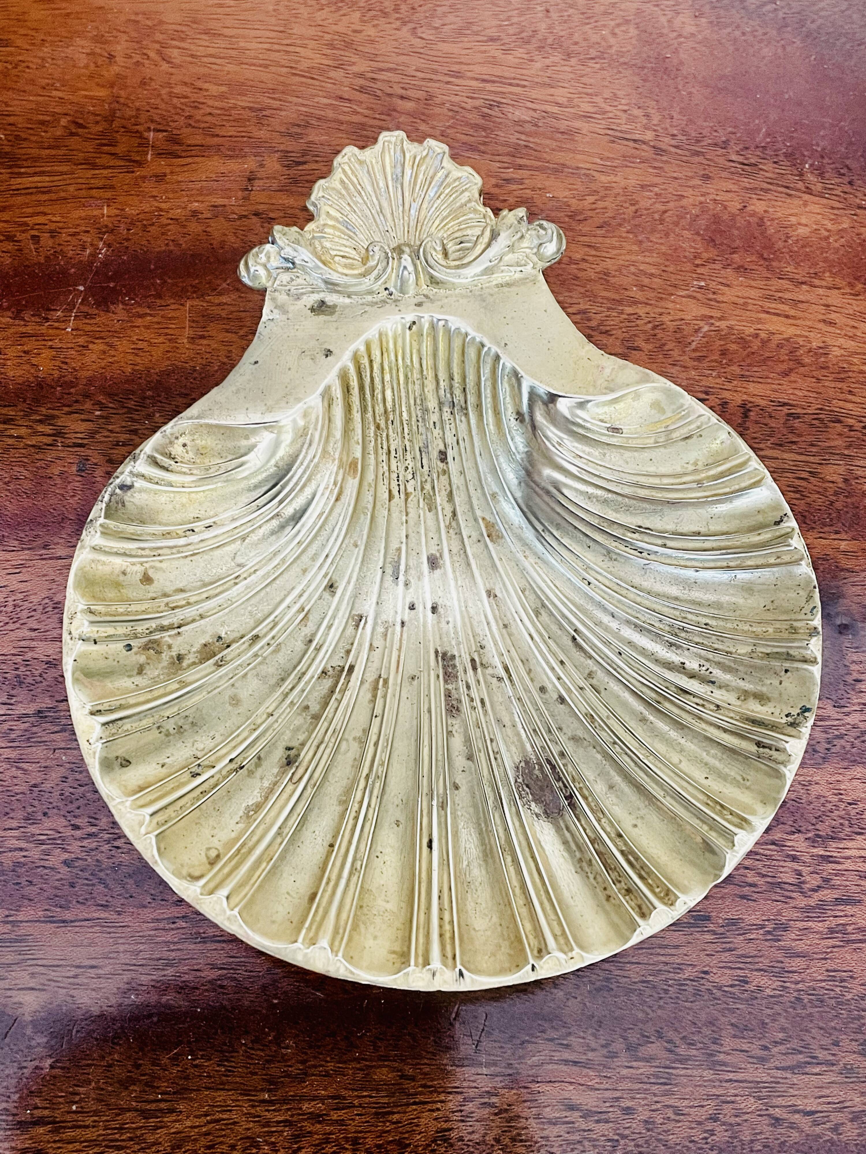Vide-poches coquille en bronze doré