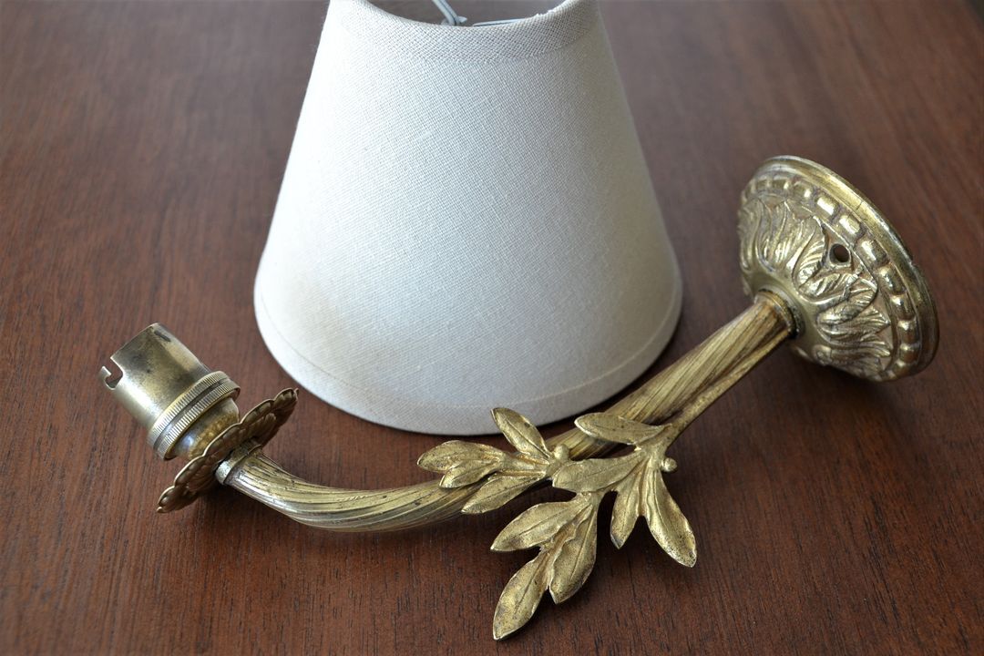 Golden foliage wall lamp