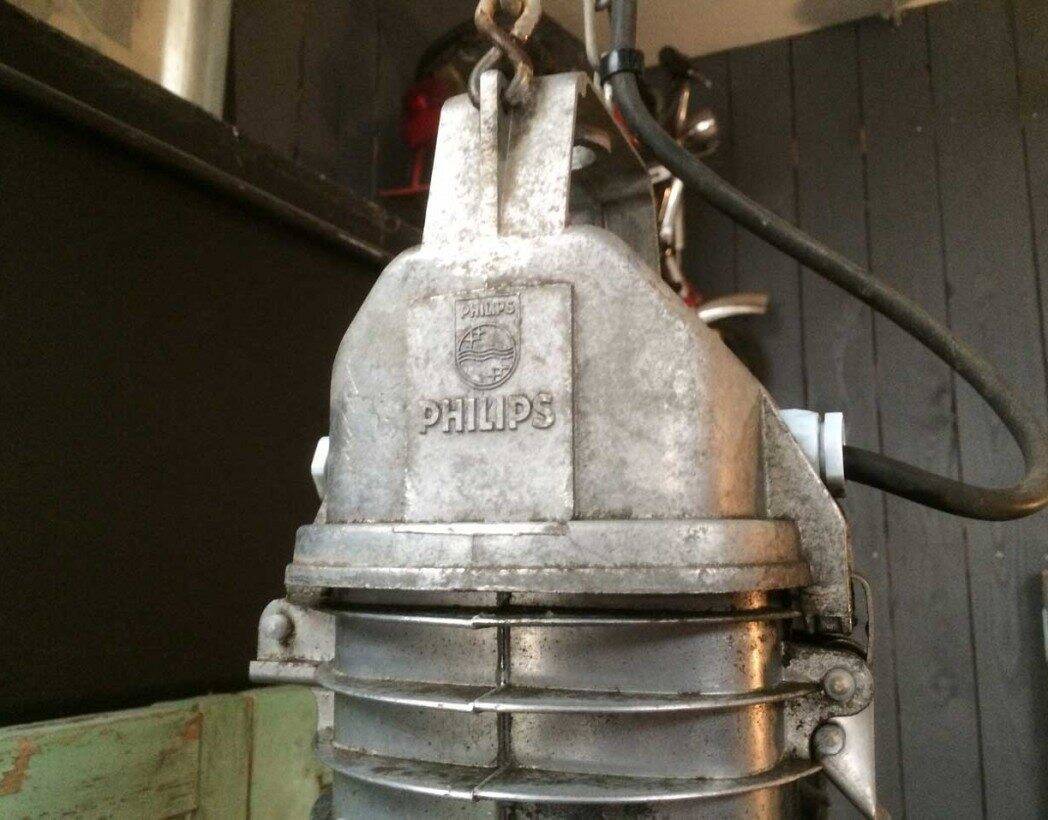 Philips industrial enameled pendant light