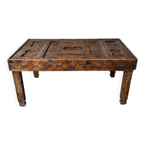 Table basse savoyarde art populaire