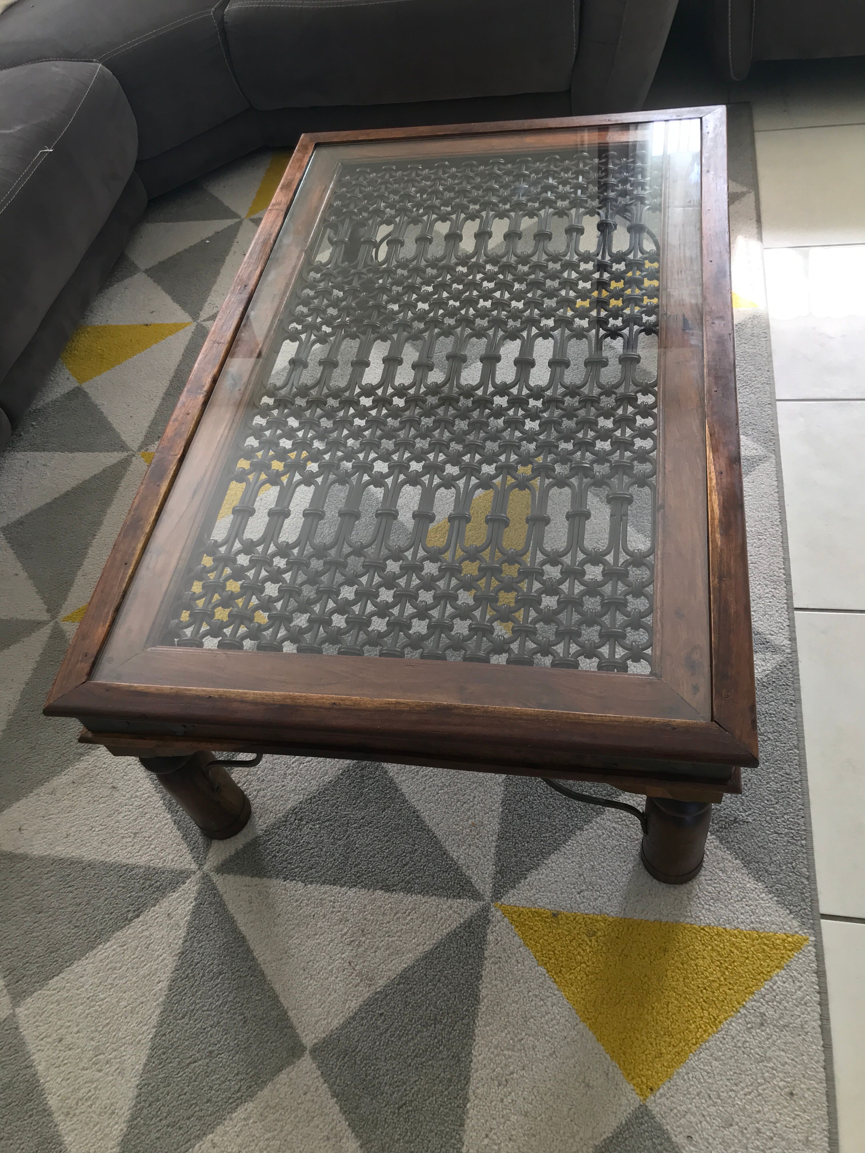 Tray coffee table decorated with a wrought iron trellis from 60-70