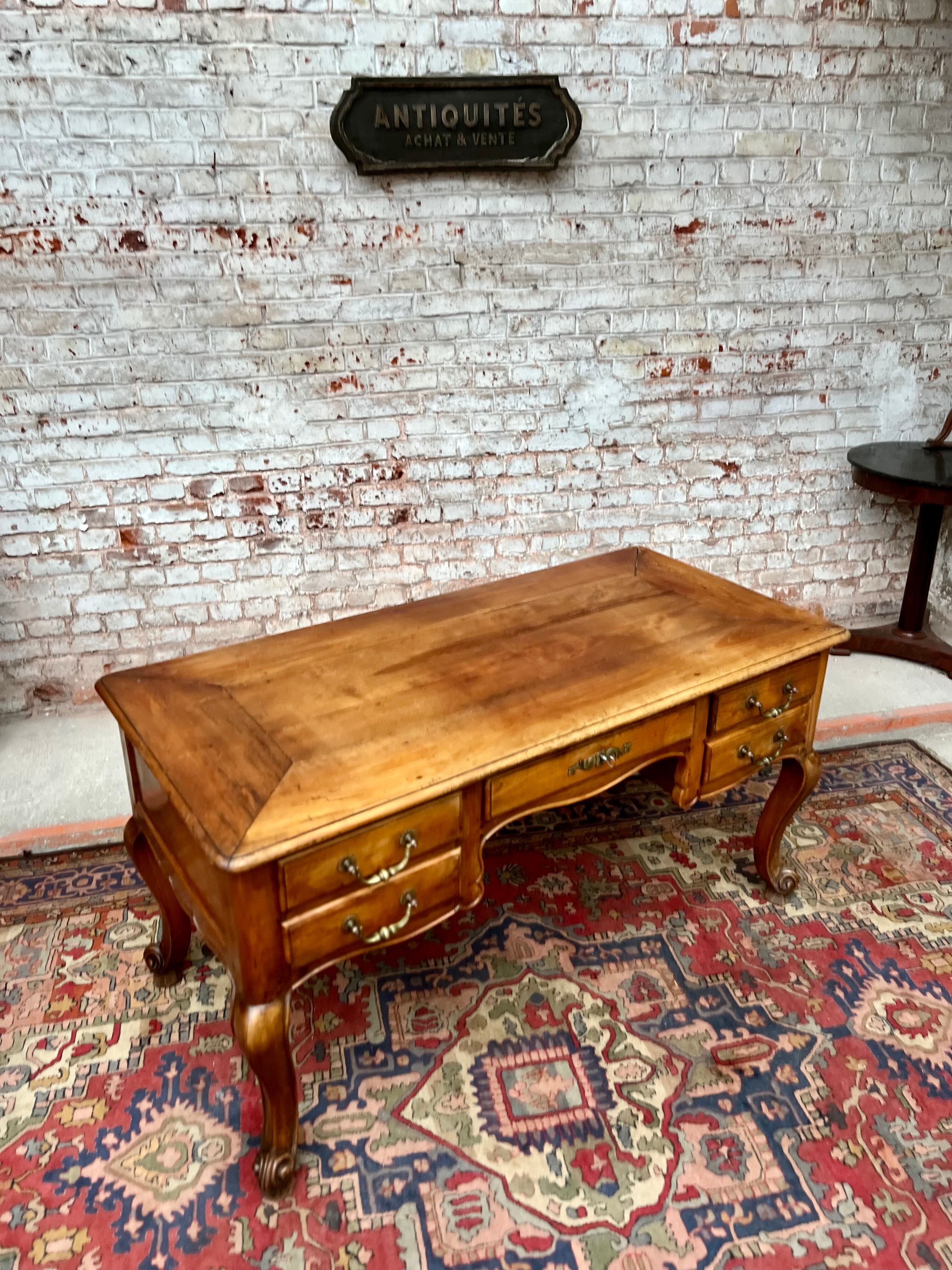 Flat desk in natural wood Louis XV style
