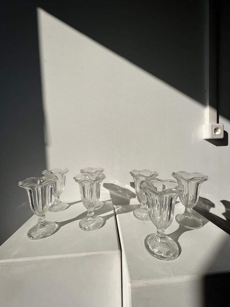 6 vintage ice cream cups with stylized foliage motifs