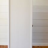 Asymmetrical cabinet