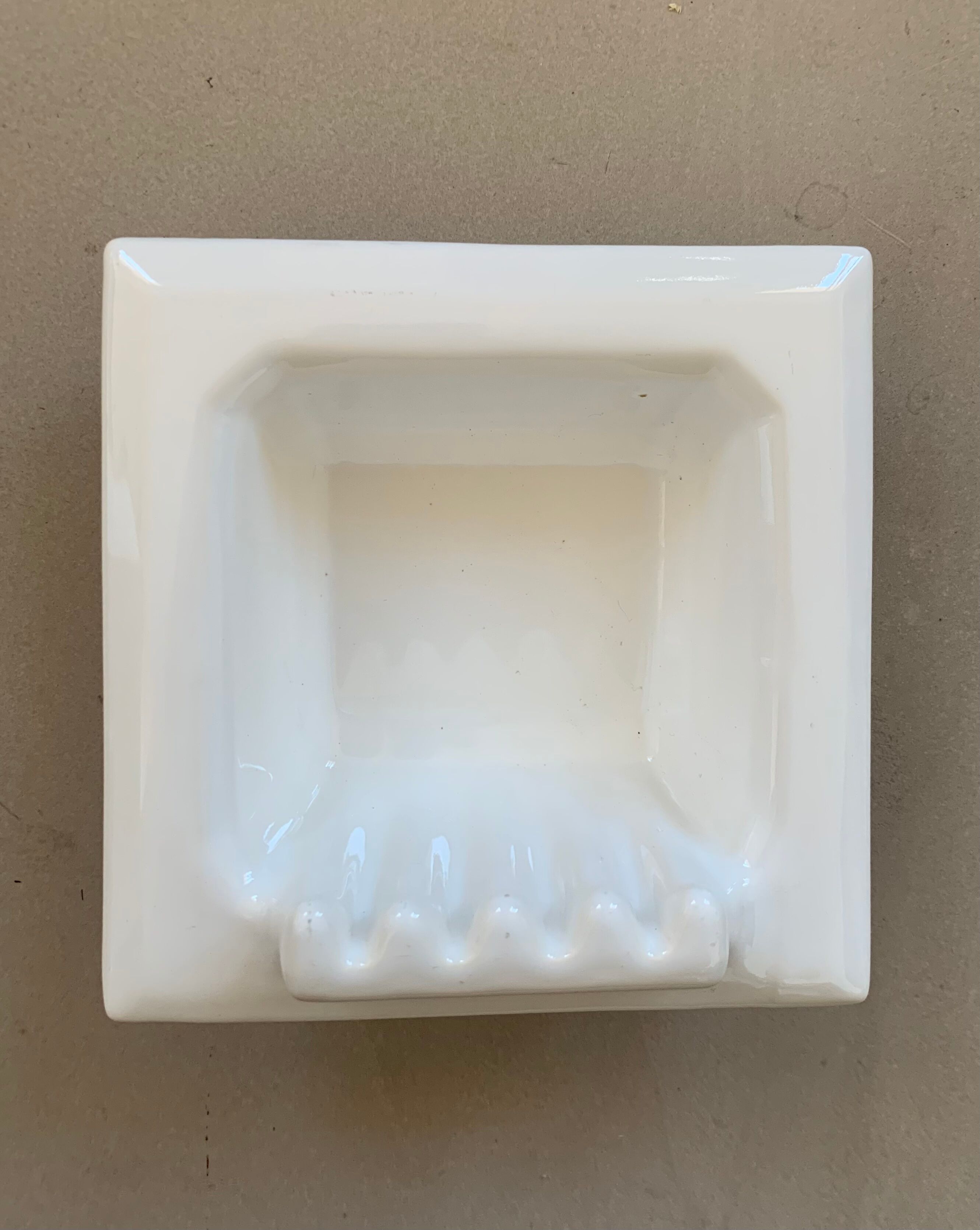 Built-in ceramic wall soap dish