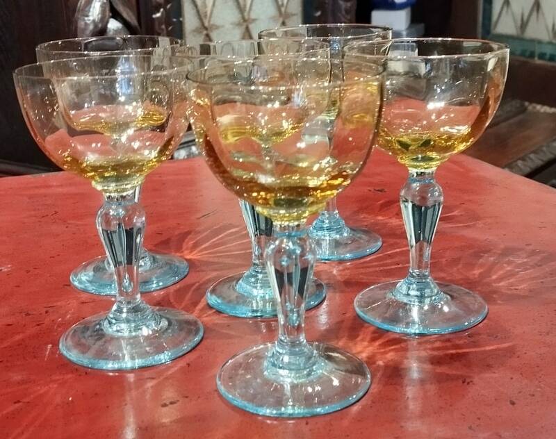 6 liqueur glasses in the George Sand design.