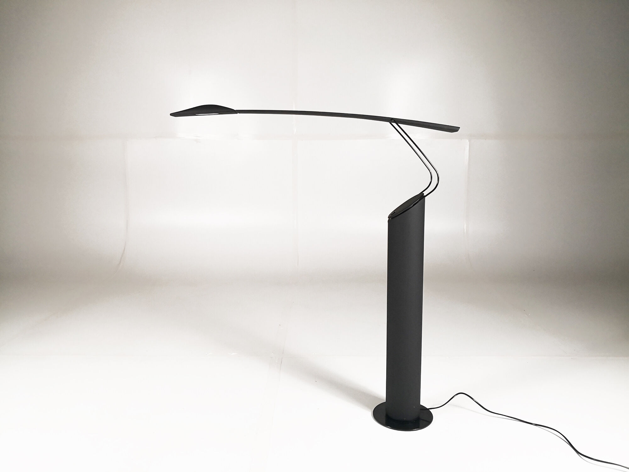 "Dove" reading floor lamp, Mario Barbaglia and Marco Colombo for PAF STUDIO, C.1980