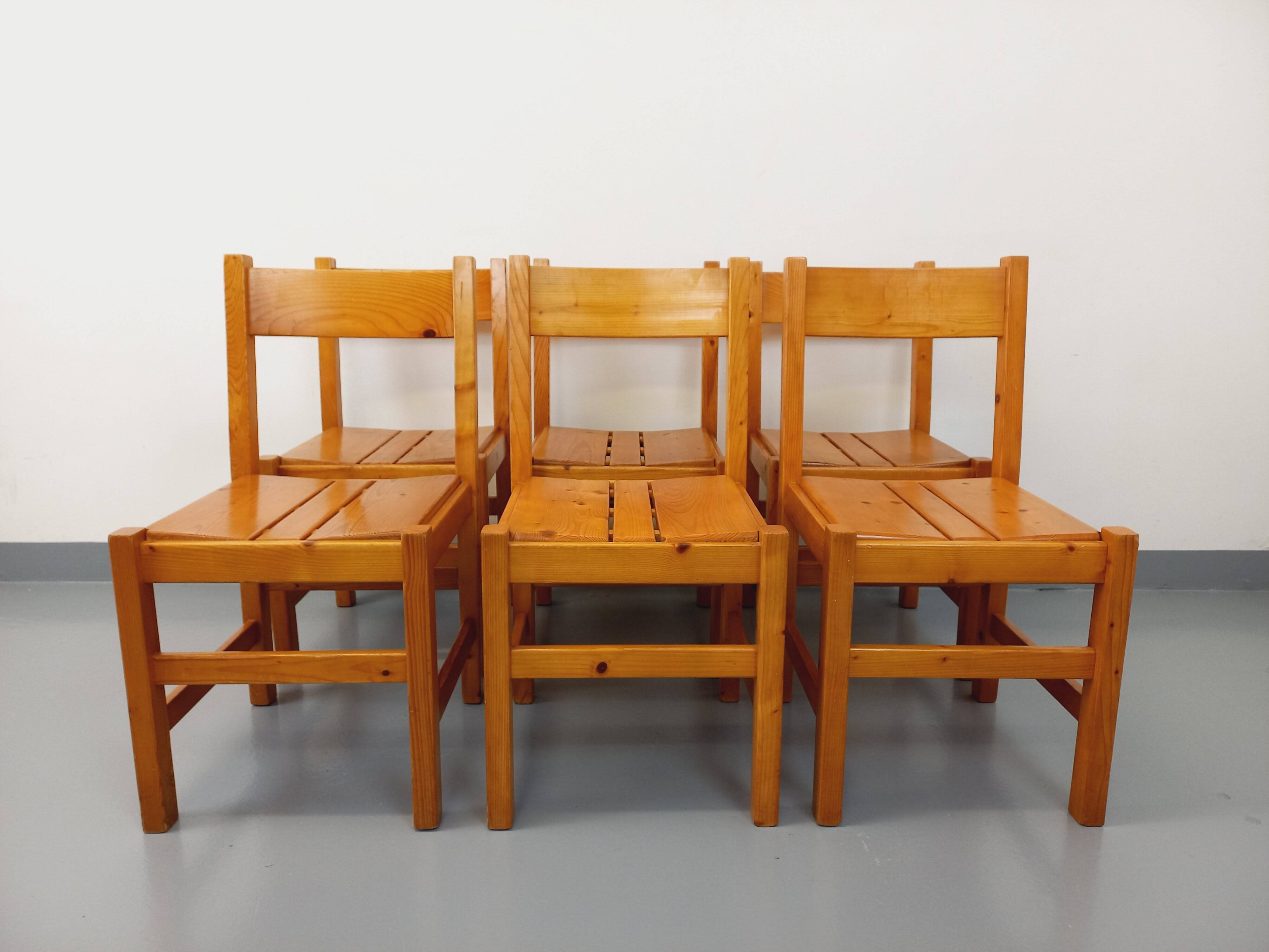 Set of 6 vintage Les Arcs chairs in pine from the 60s 70s