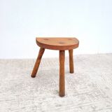 Tripod farm stool