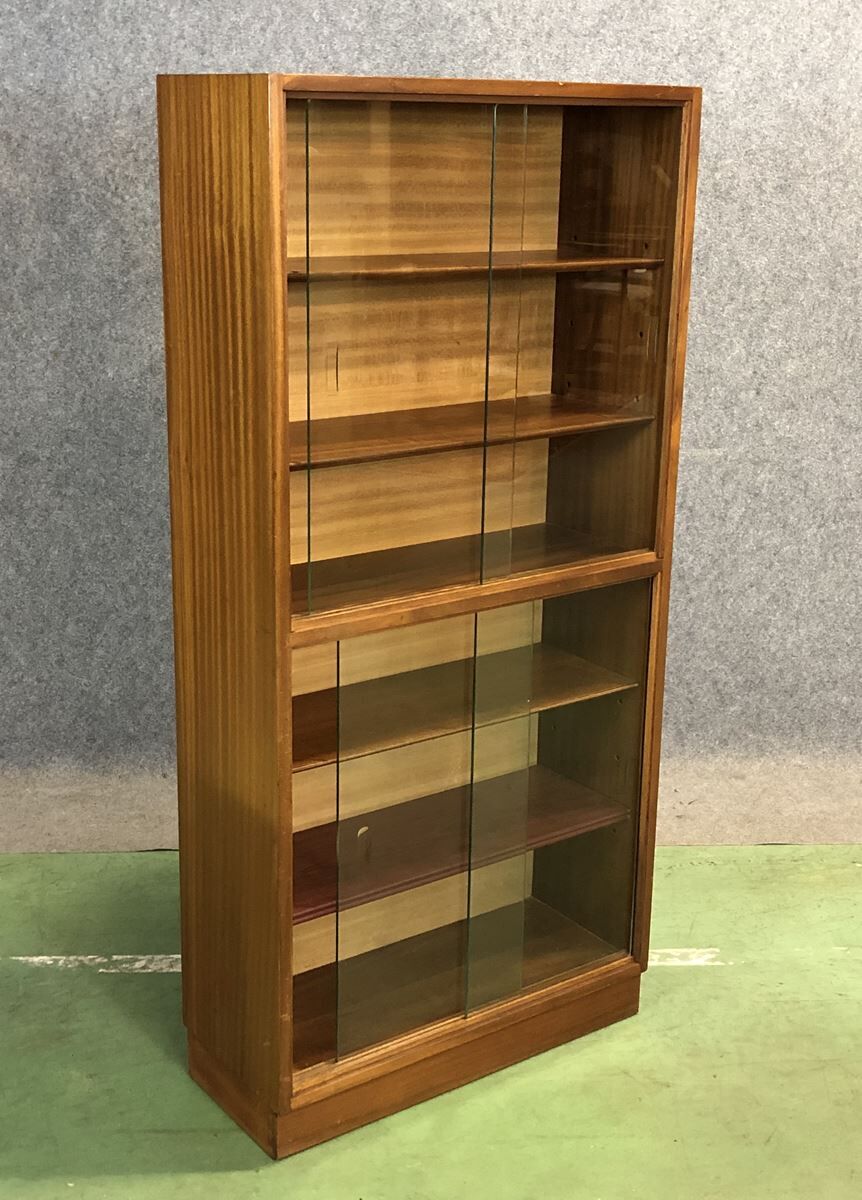 Display with sliding doors in mahogany - 50s