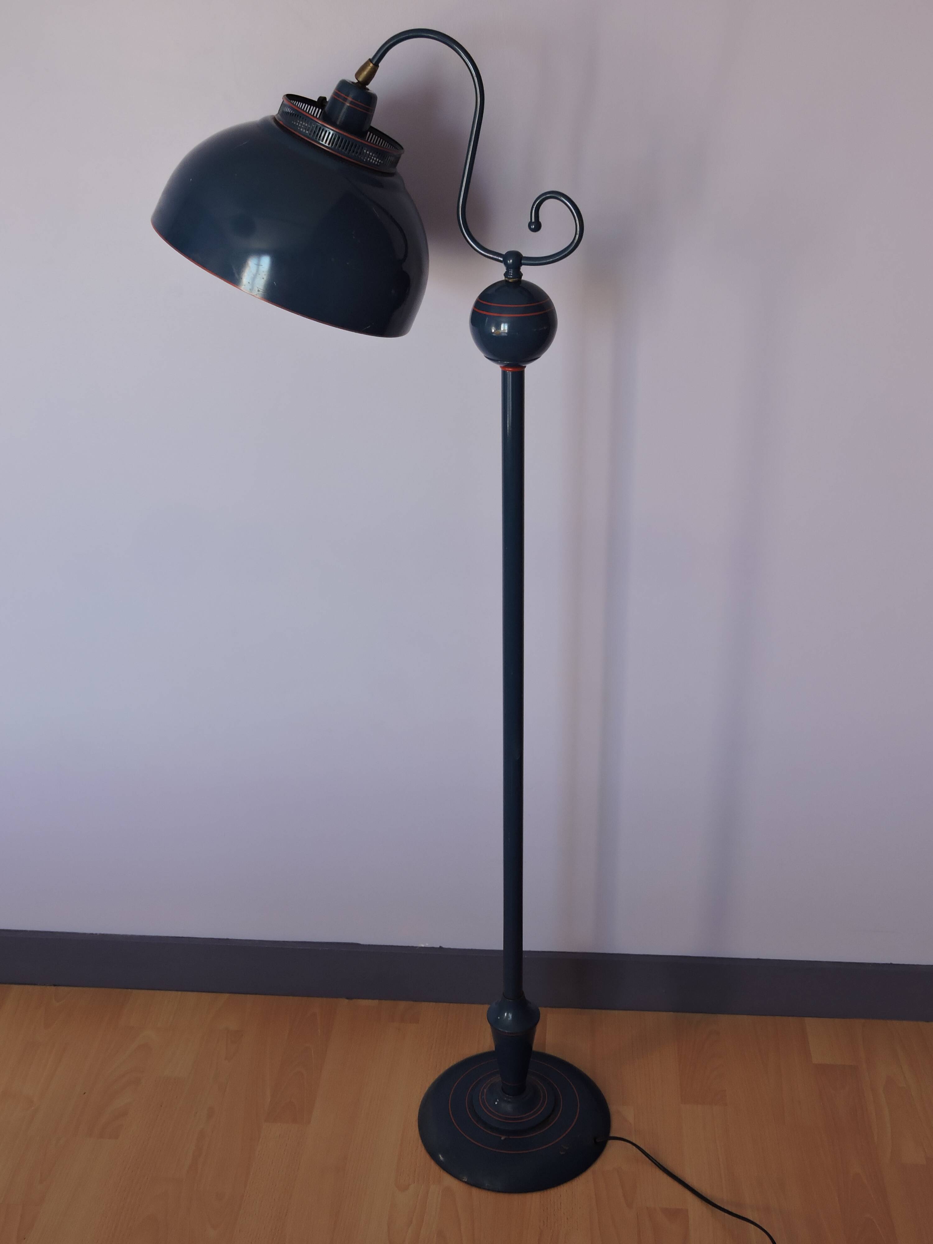 Lampe, lampadaire tôle rigitulle  années 50' underwriters laboratories