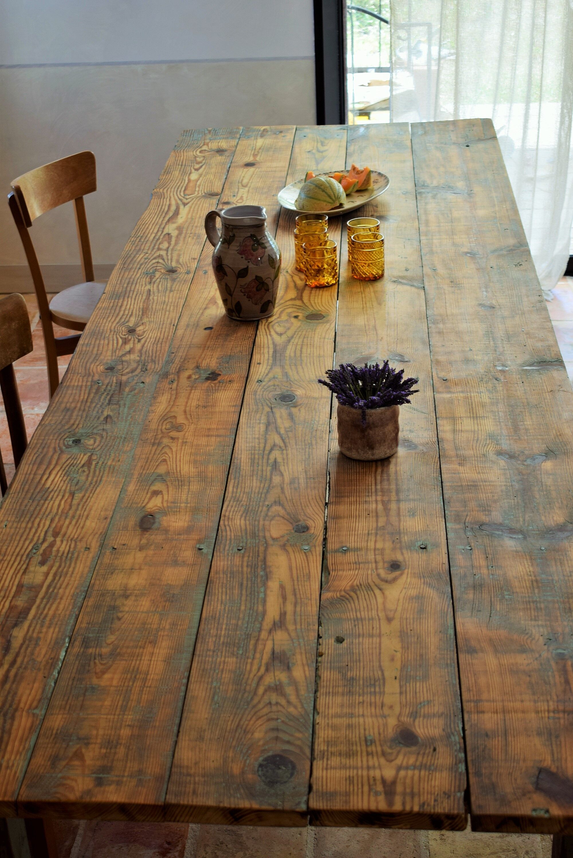 Farm table