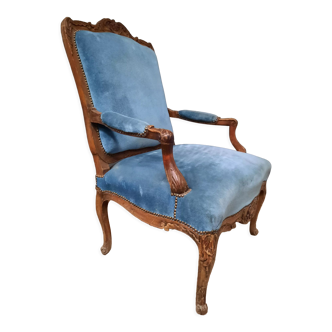 Fauteuil regence en chêne  et velour bleu