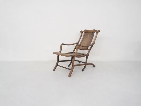 Chaise longue chinoise  du 19ème siècle en bois massif