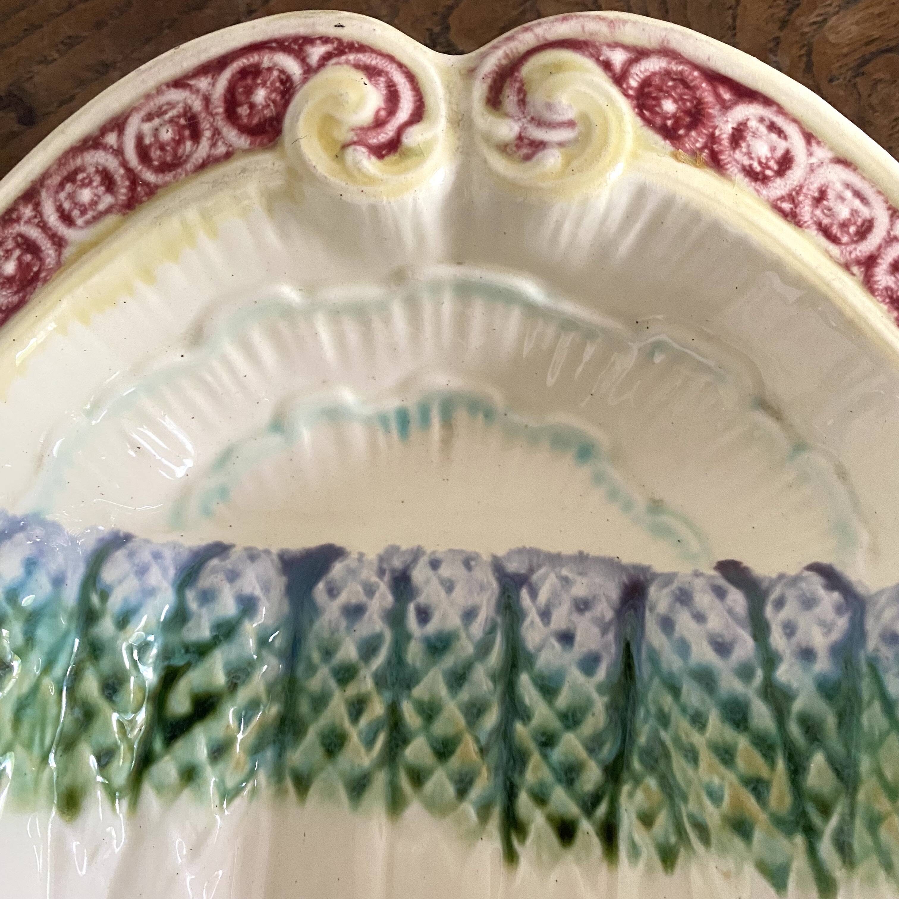 Old asparagus dish in slip Salins les bains