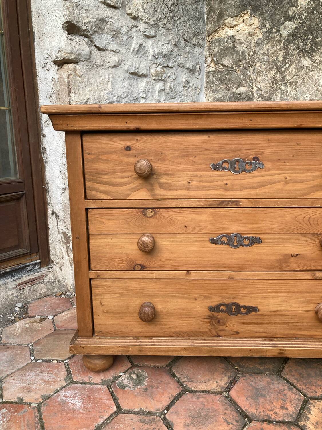 Antique pine chest of drawers