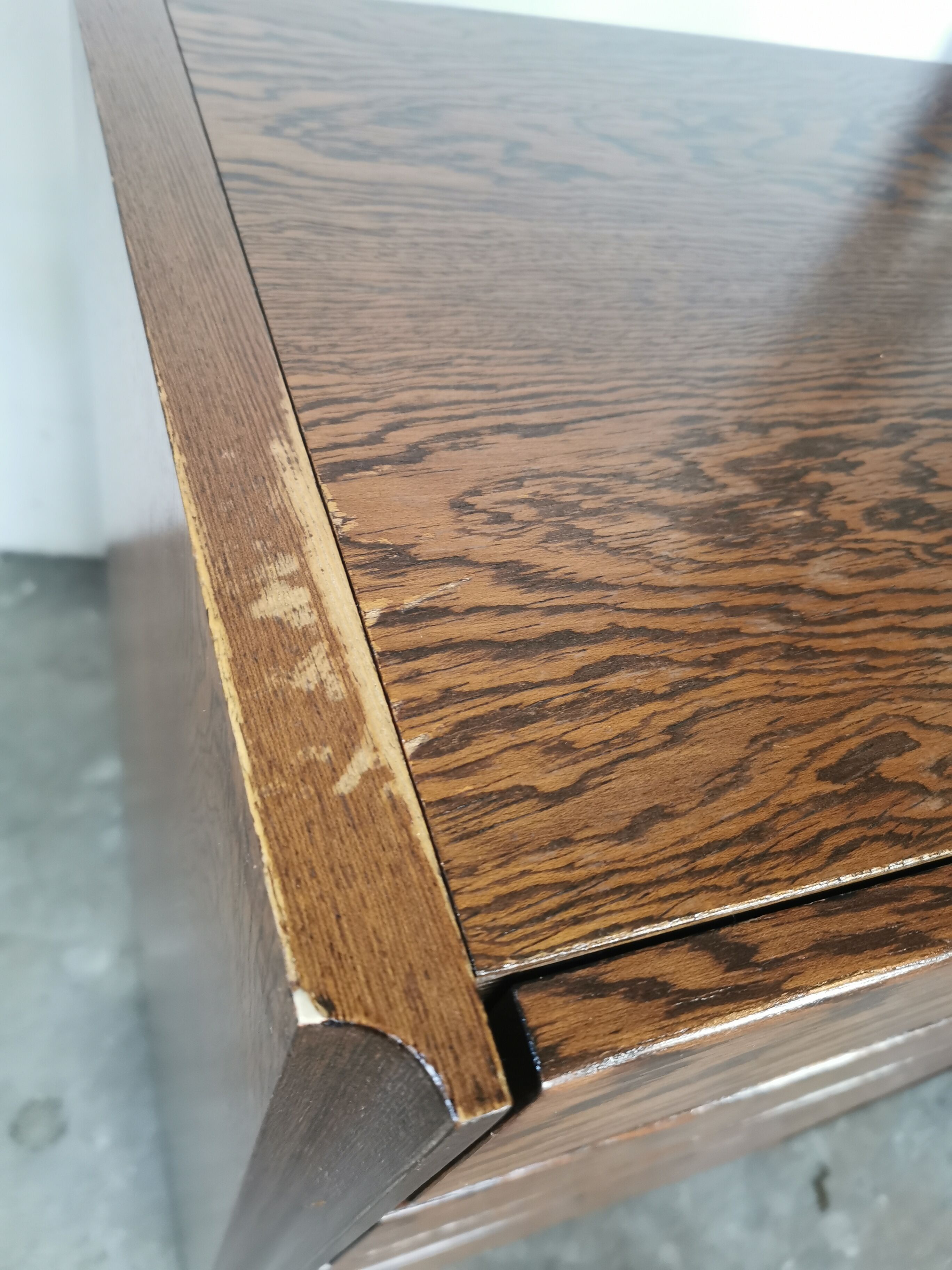 Weekly chest of drawers