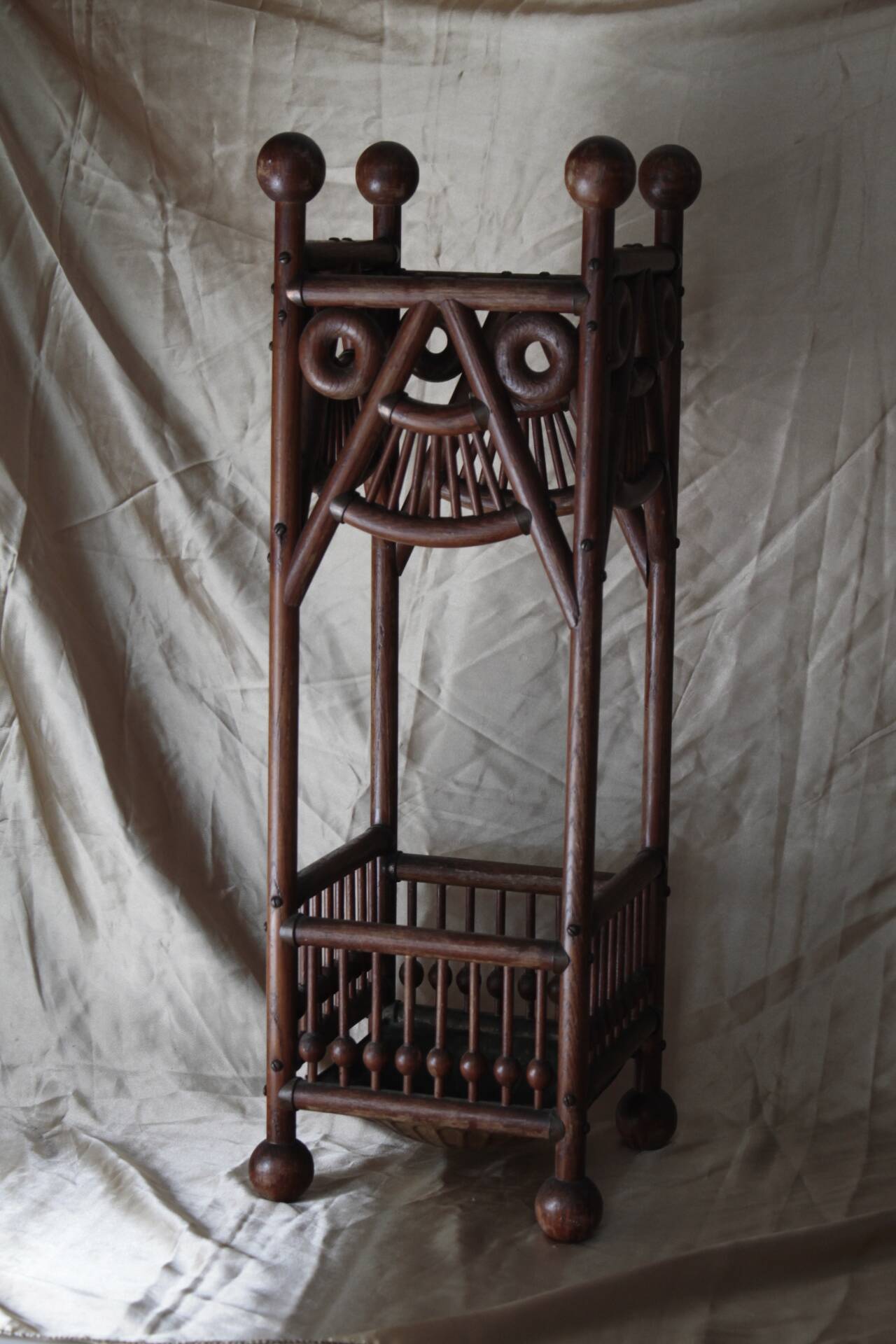 Victorian umbrella stand "Arts & Craft"