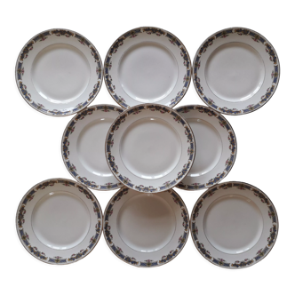 Lot de 9 assiettes en porcelaine de Limoges signées