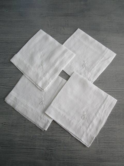 4 serviettes anciennes brodées, monogrammées