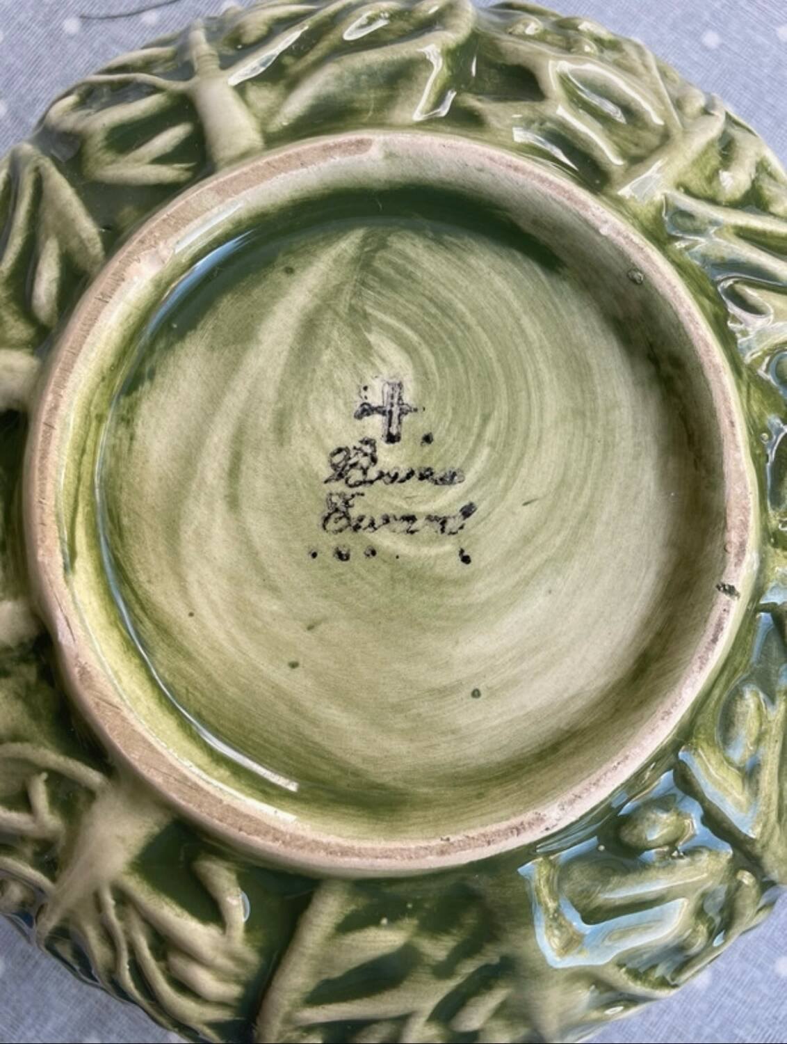 Set of 3 vintage ceramic salad bowls with cabbage leaves
