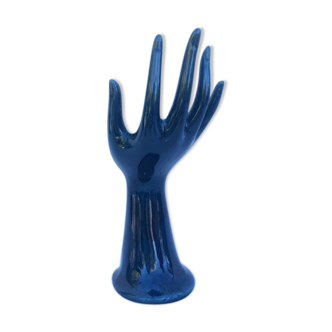 Blue duck hand