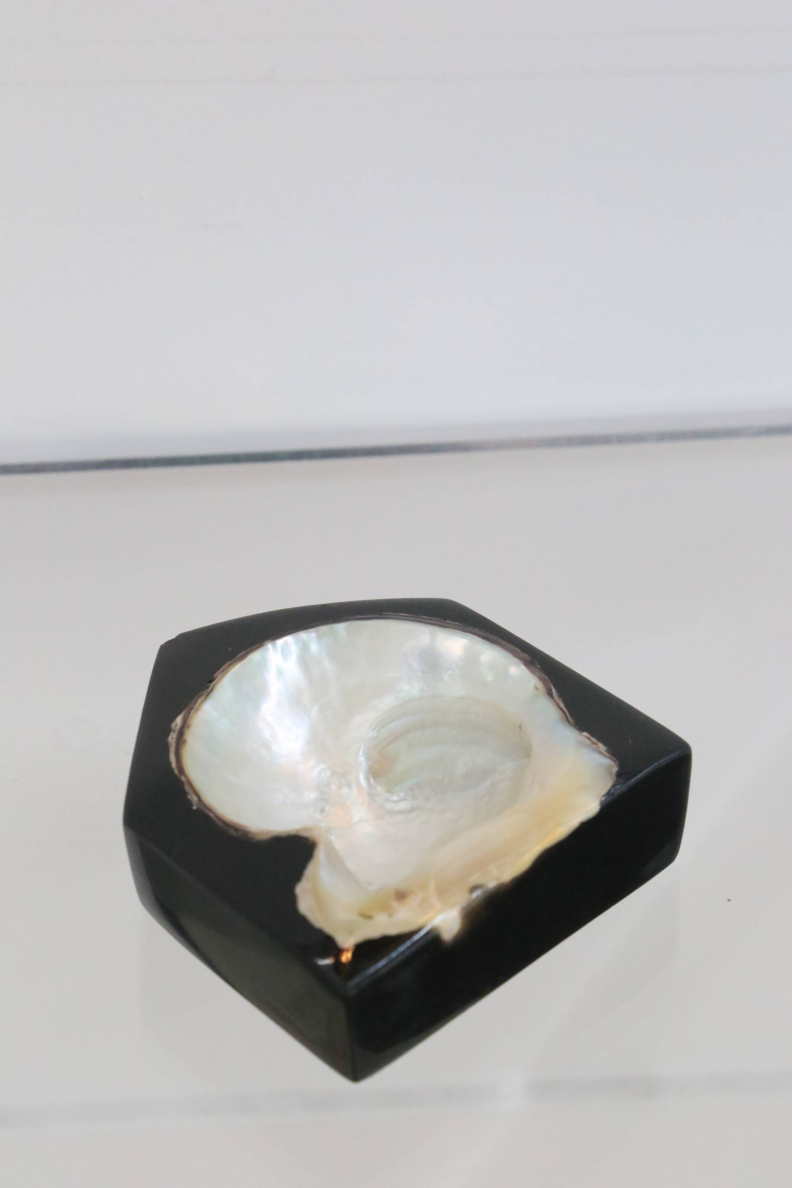 Ashtray, resin and mother-of-pearl inclusions, in the style of Jean Claude Dresse, 1970, vintage