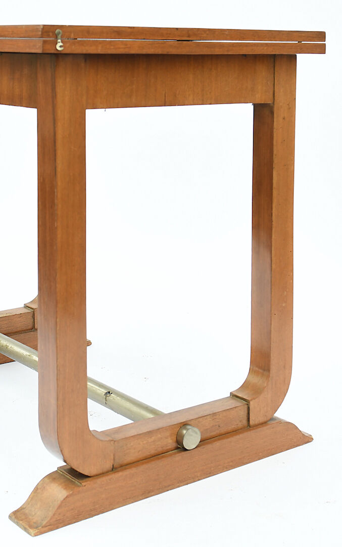 Portfolio table from the 1940s