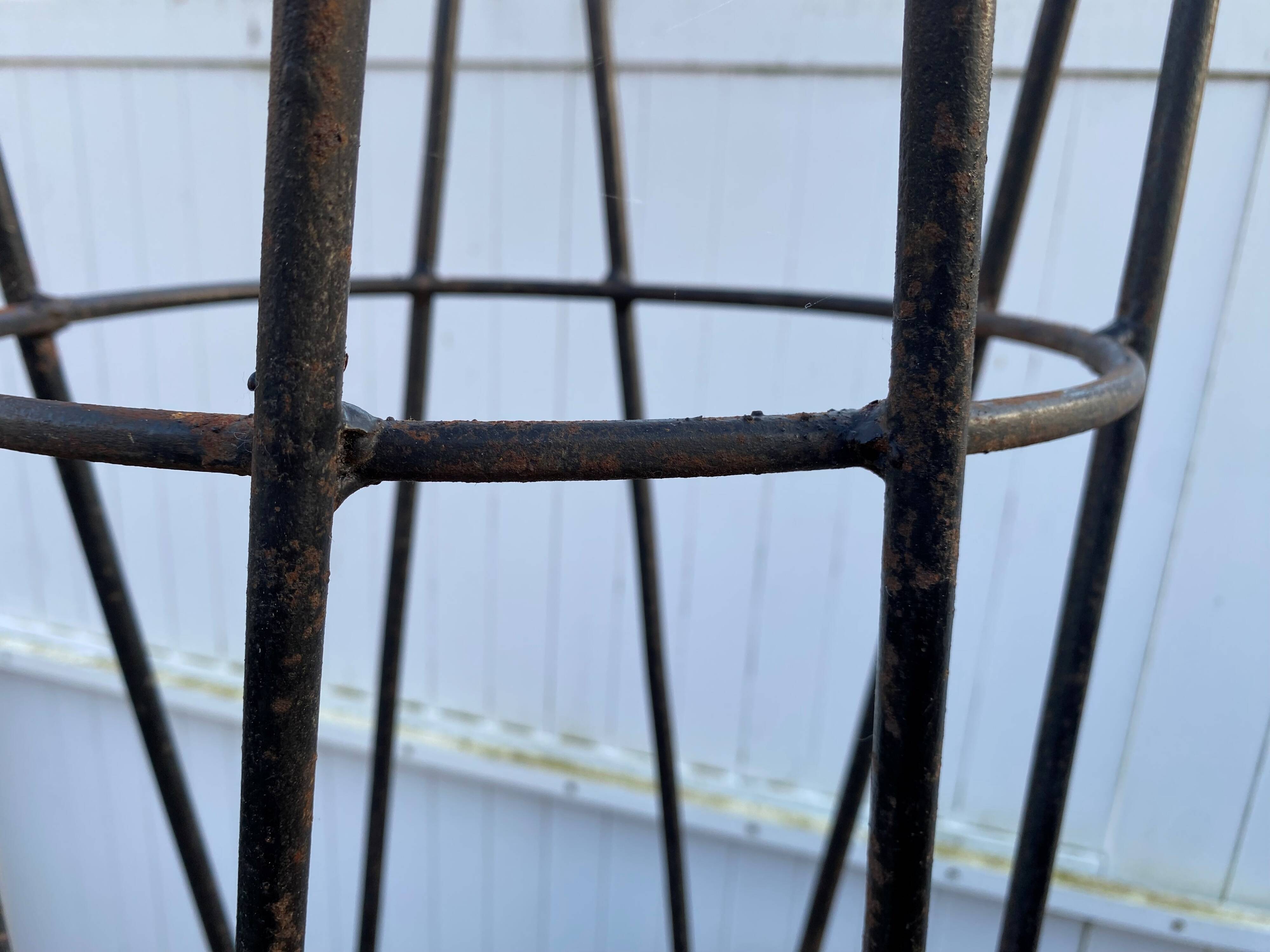 Vintage 1950s bar counter with two rattan and metal stools