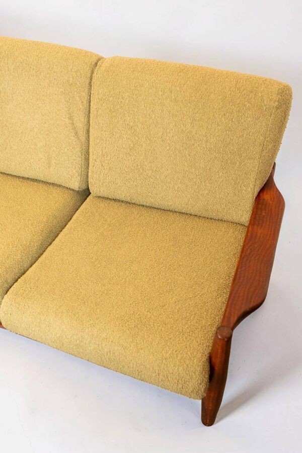 Canapé vintage danois 3 places en teck avec nouvelle housse bouclé vert mousse