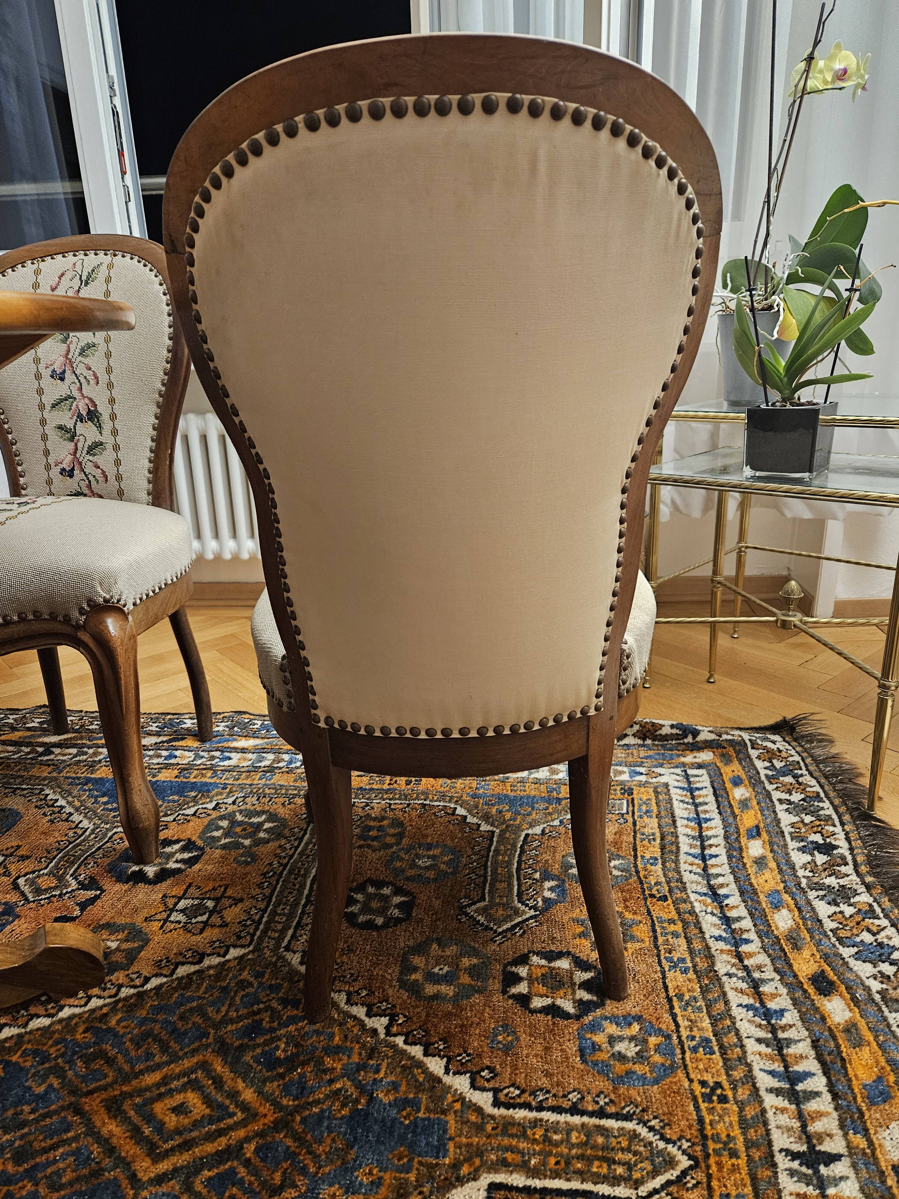 table and chairs