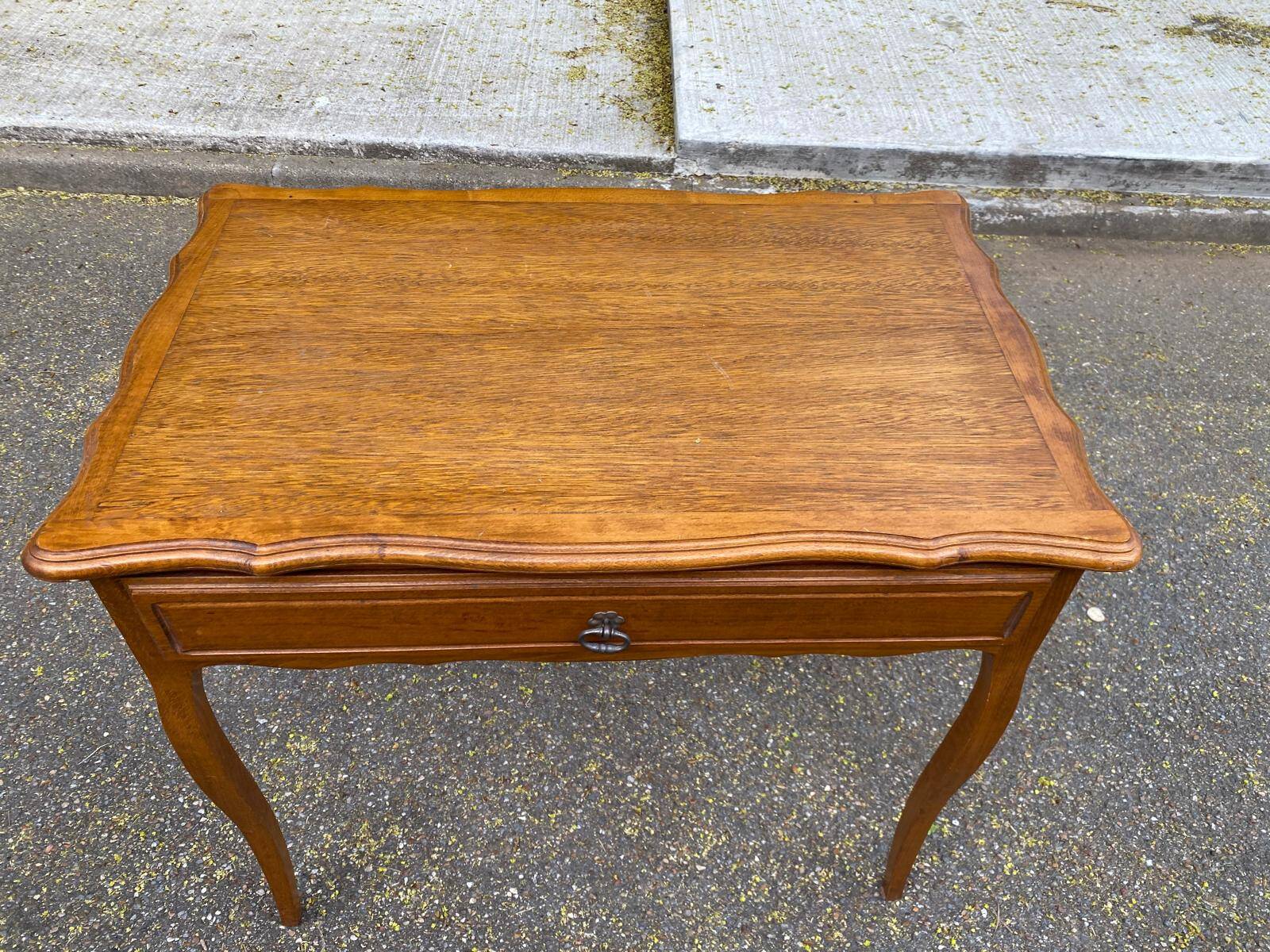Louis XV style desk made of solid wood from the 1950s.
