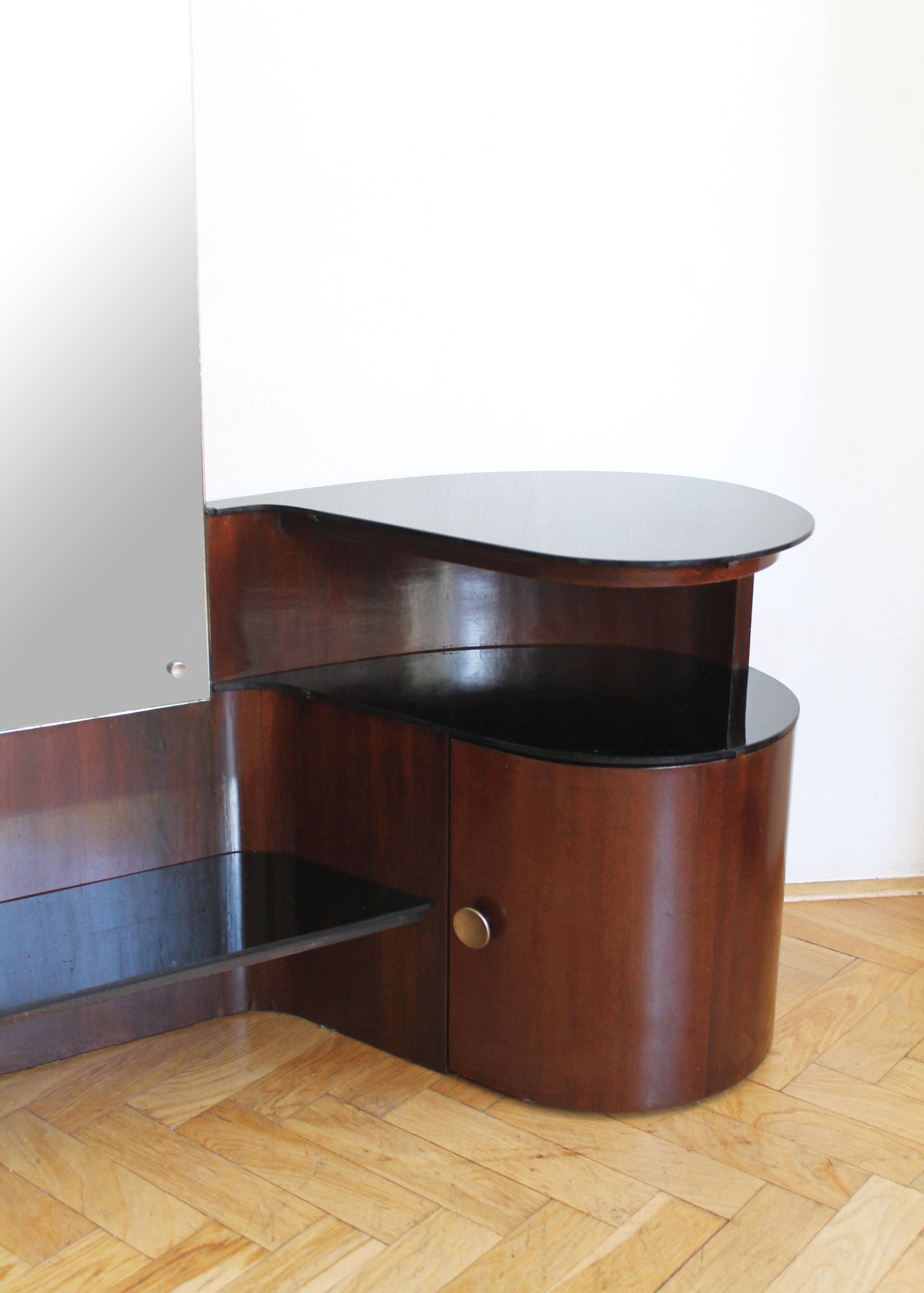 Coiffeuse moderniste des années 1930