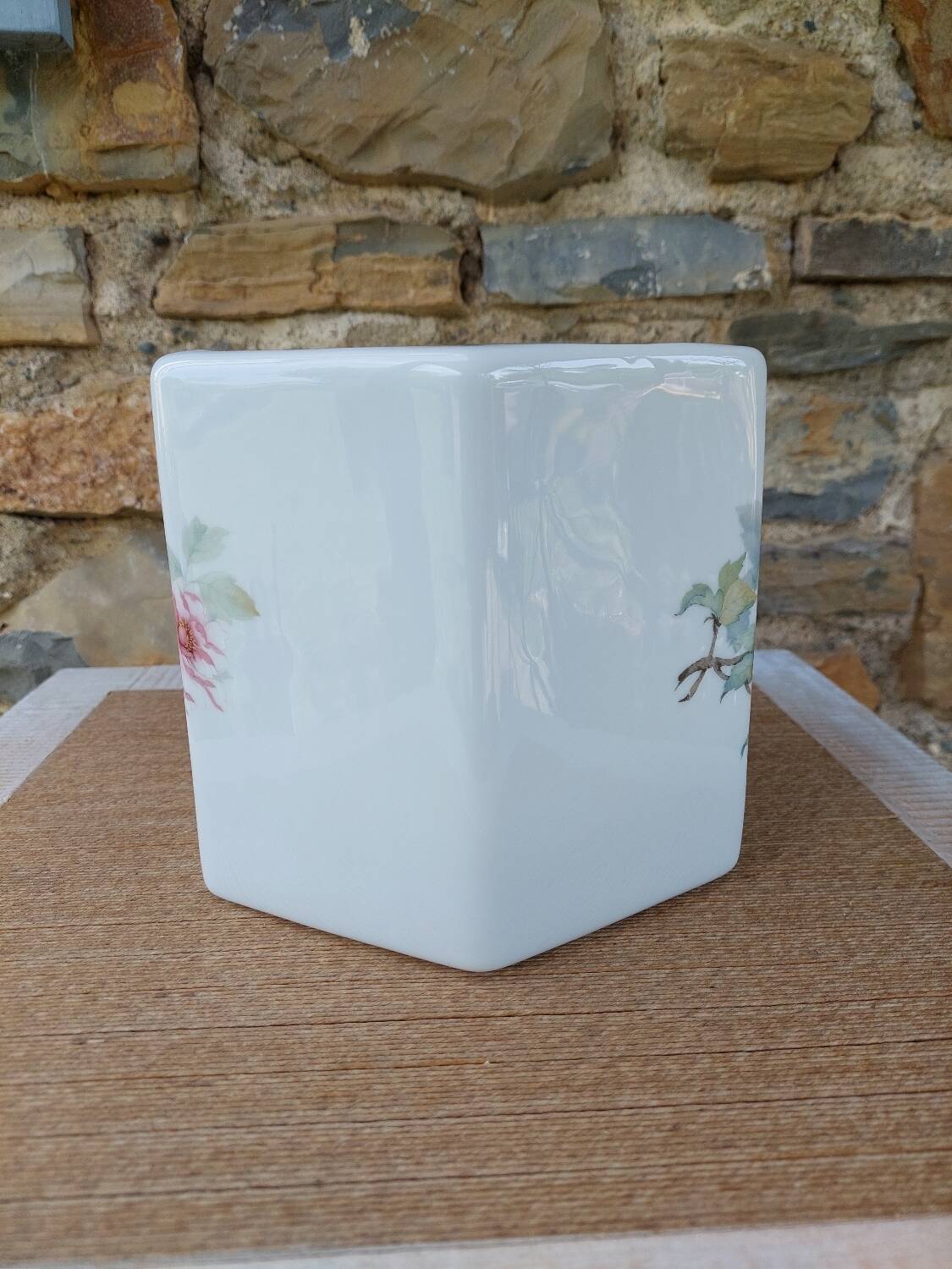Vintage porcelain cache pot