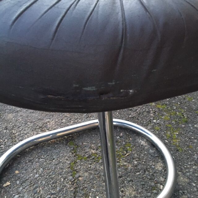 Lot of 4 Cobra chairs by Giotto Stppino