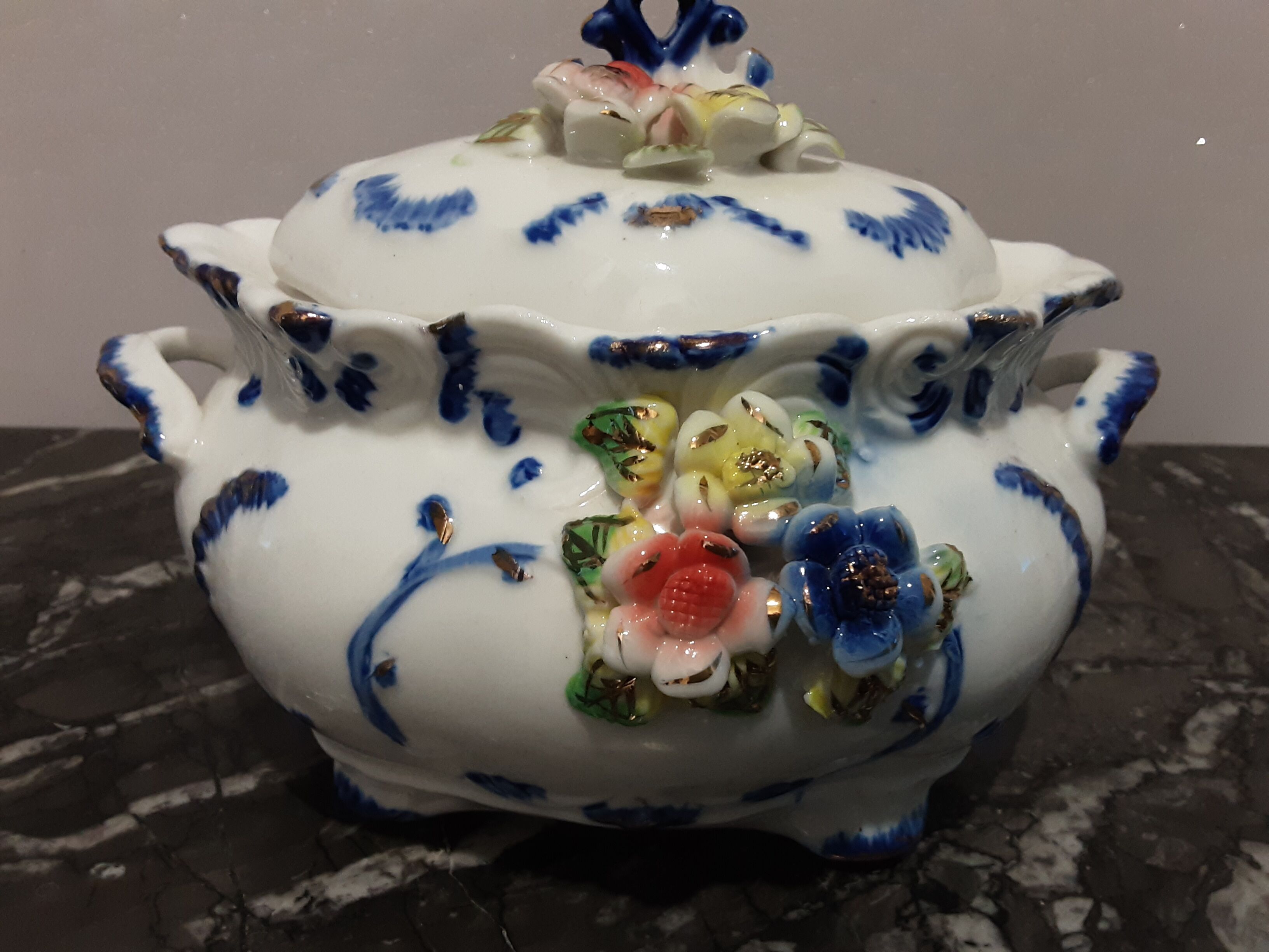 Small slurry candy box