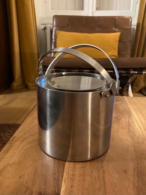 Arne Jacobsen 1967 ice bucket