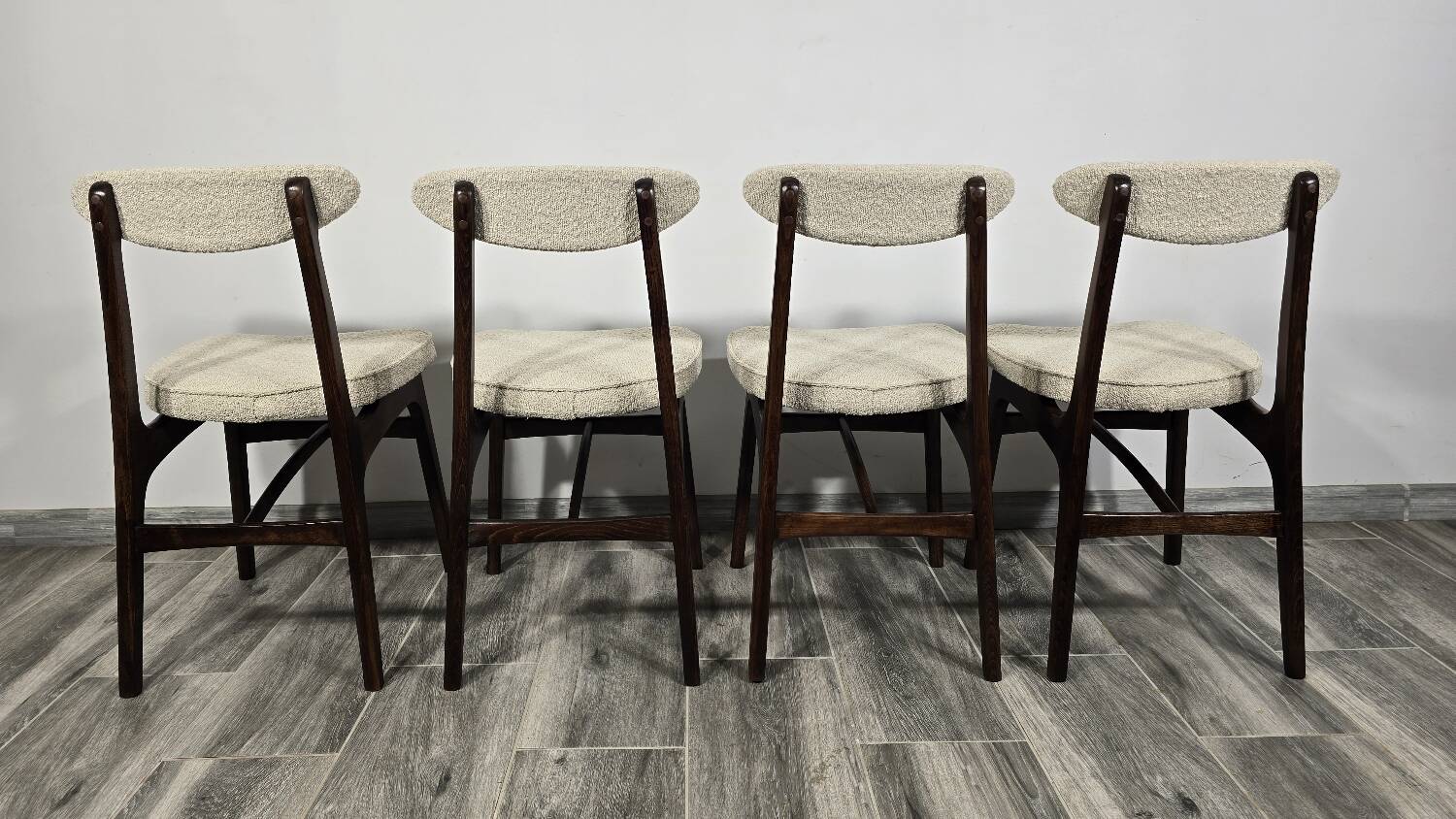 Chaises de R. Halas