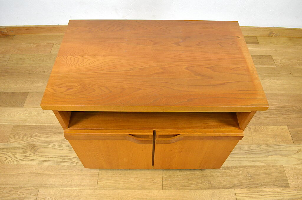 Meuble bas vintage en orme 1970 / 1980
