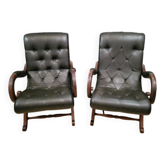 Lot paire de fauteuils Chesterfield Anglais en cuir et bois massif
