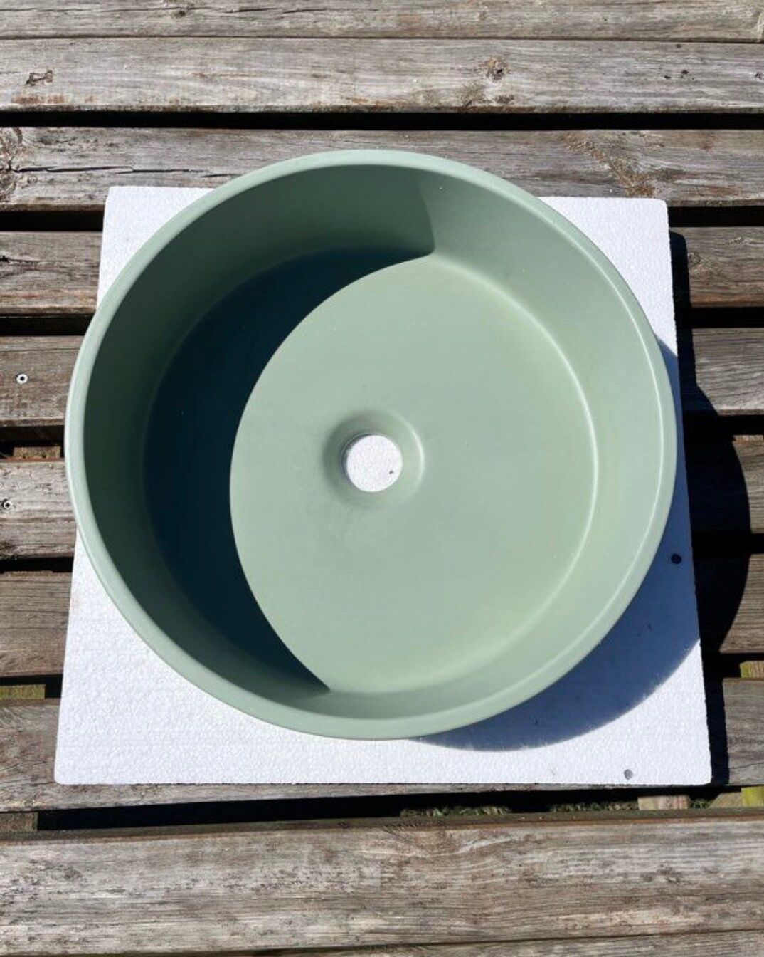 Concrete countertop basin by Nature