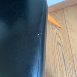 Chaise noire pieds compas
