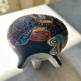 Empty pocket, burns Japanese incense Satsuma