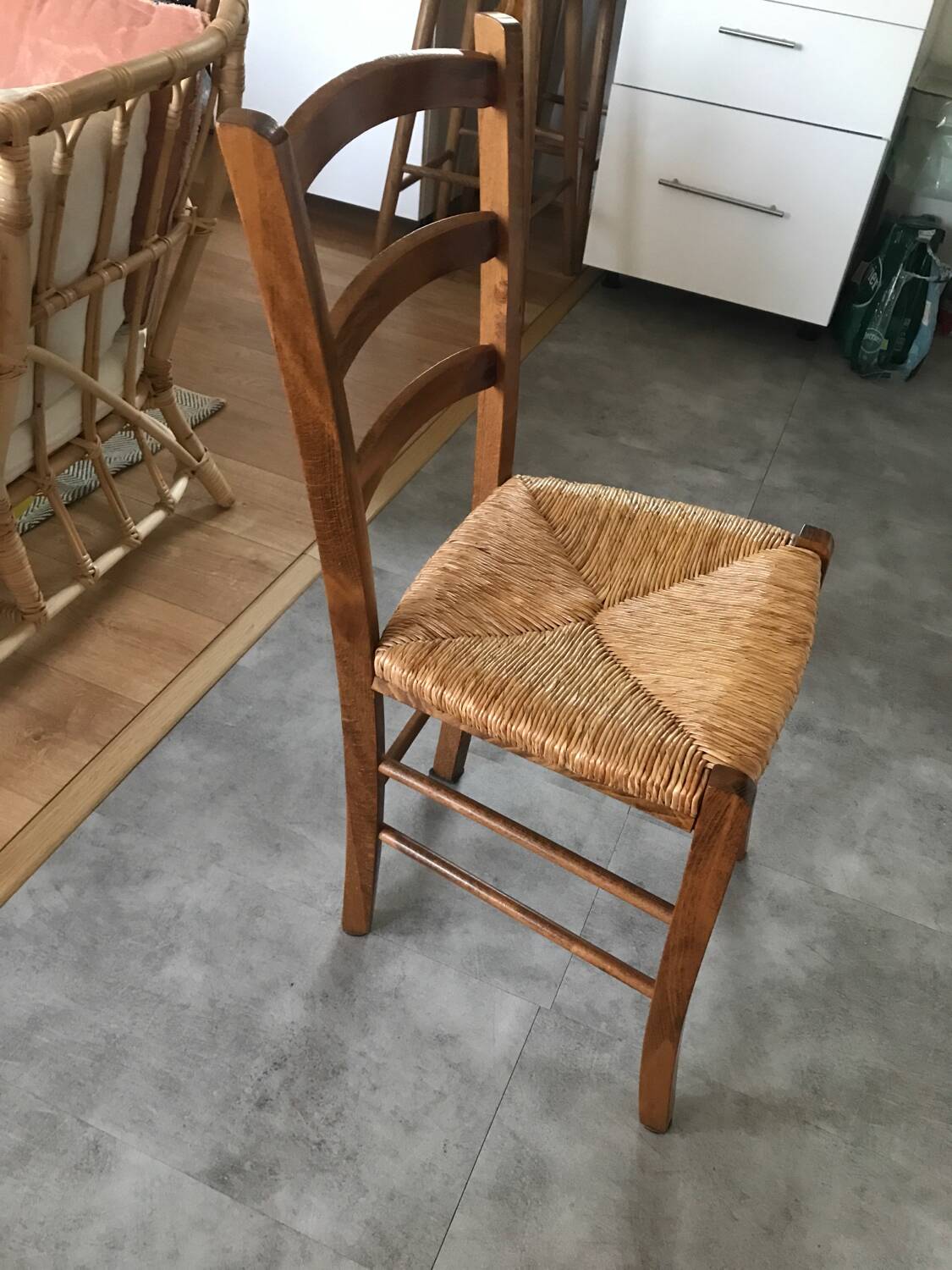 Chaise style maison de campagne en hêtre massif