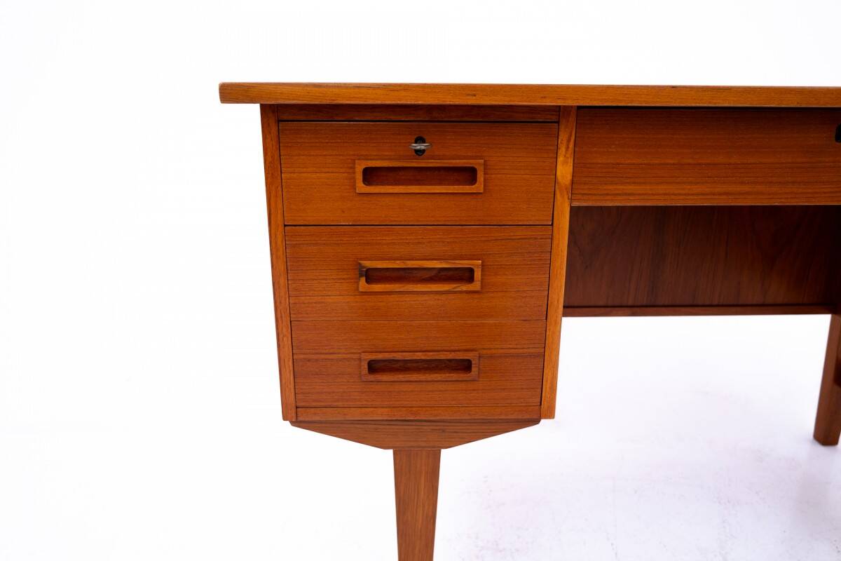Bureau en teck, Danemark, années 1960.