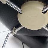Bar stool series 7 by Arne Jacobsen, Fritz Hansen