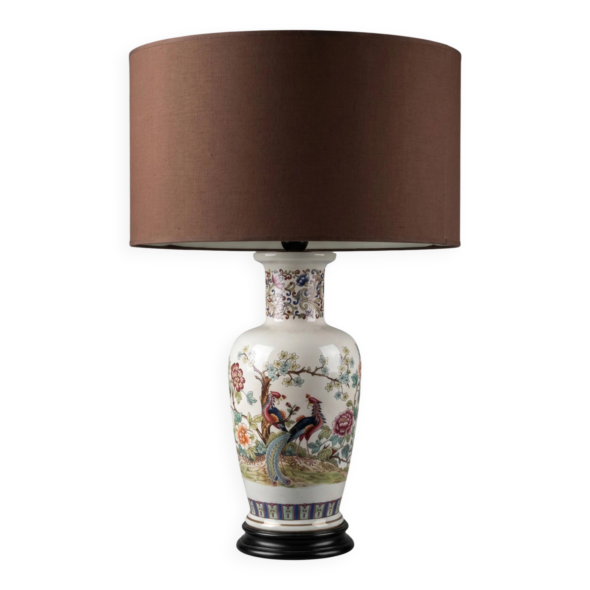 Large ceramic lamp signed V.V. Carraresi, traditional decorations.